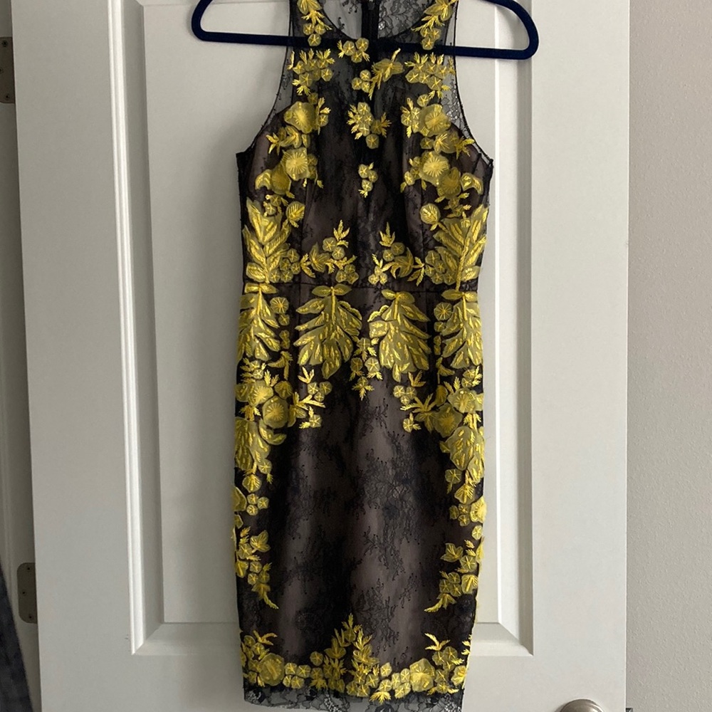 Sachin Babi Noir size 0 silk flowers delicate yellow